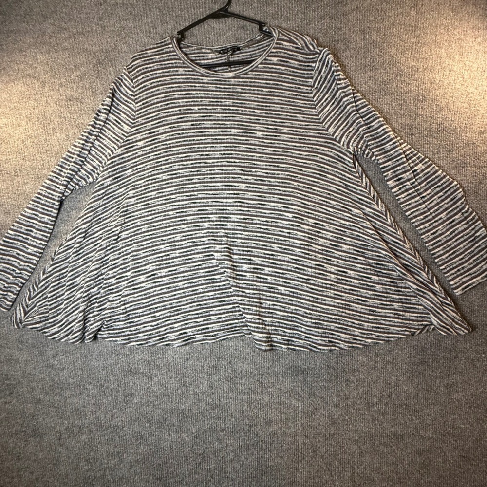 Lane Bryant Womens 14/16 Grey Striped Ribbed Knit Crossover Swing Top‎ Long Slv